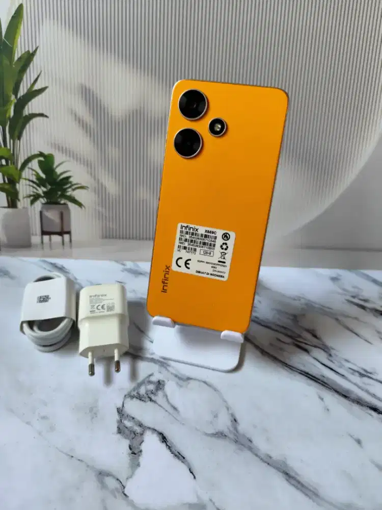 Infinix hot 30i 8/128 hp+chrger