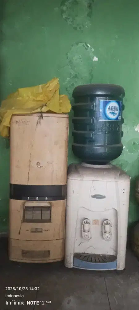 DIJUAL 2 BUAH DISPENSER. (Dispenser Air & Dispenser Beras)