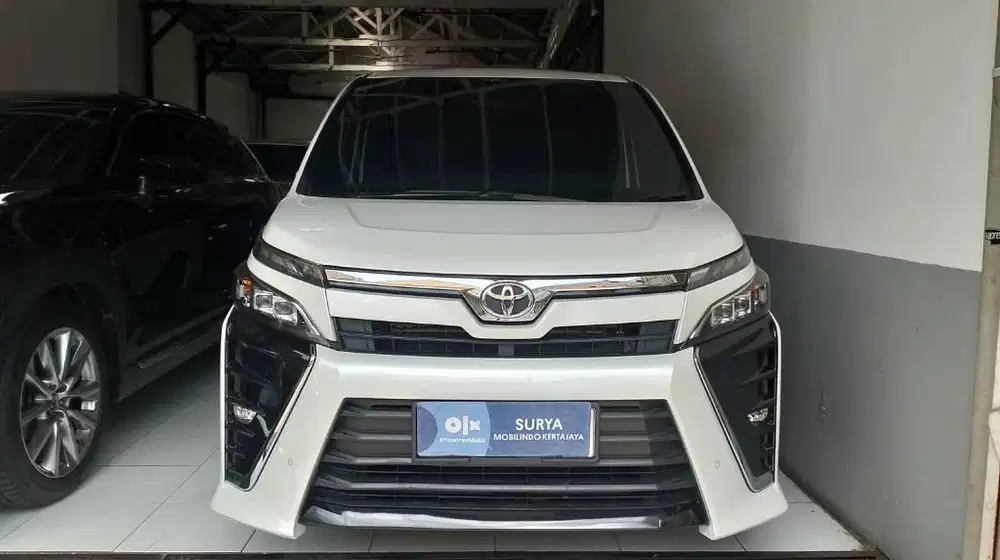 Toyota Voxy 2.0 at 2018 Istimewa Km 48rb#SURYA MOBILINDO