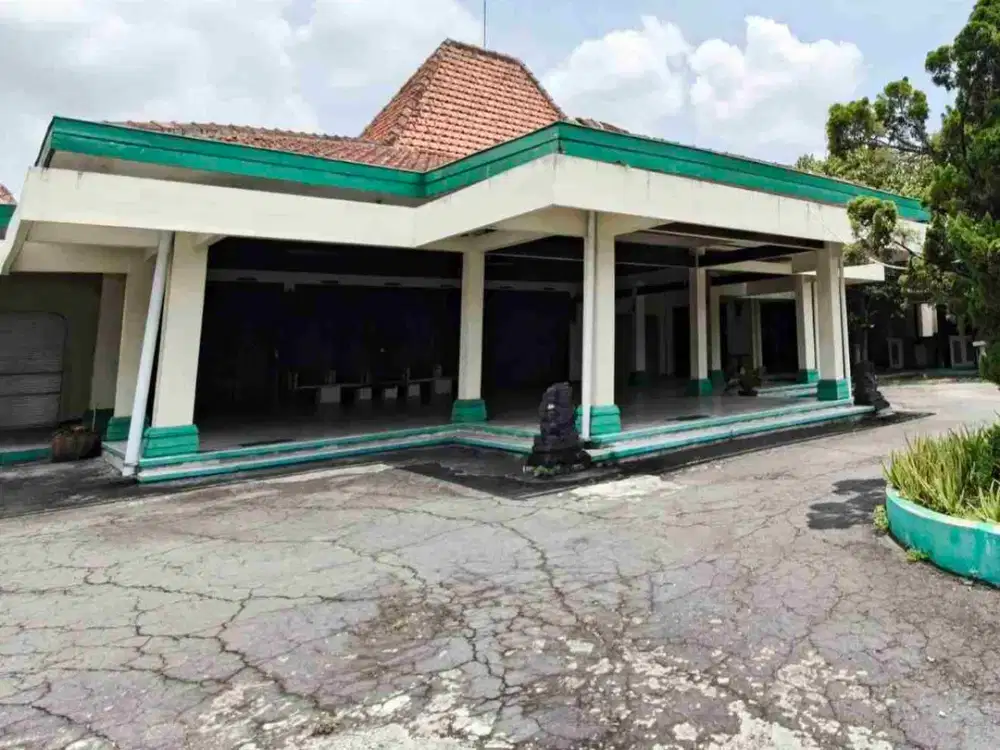 Rumah Klasik pusat Kota dekat kampus UNS Jebres Surakarta, Solo.