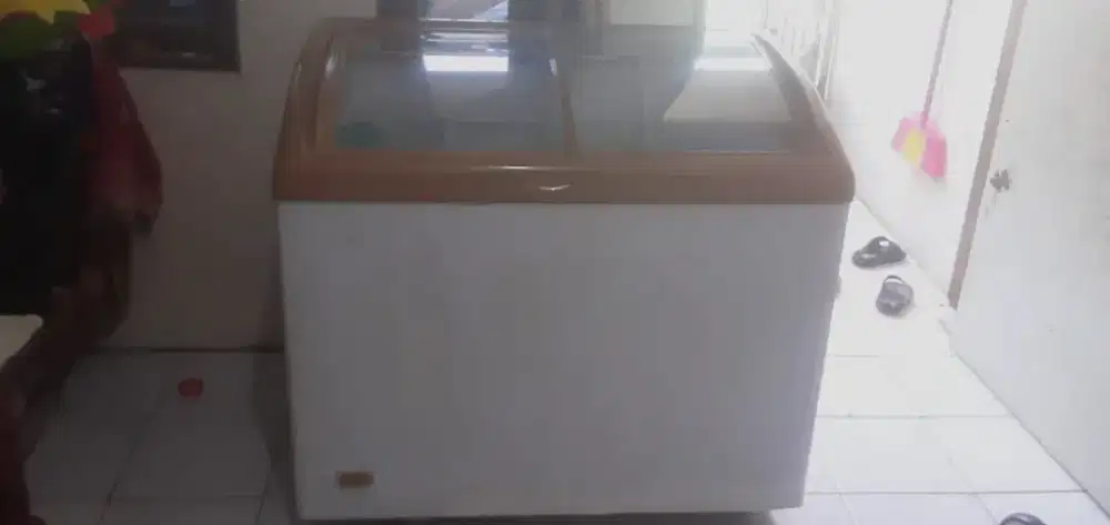 Frezer mau di jual