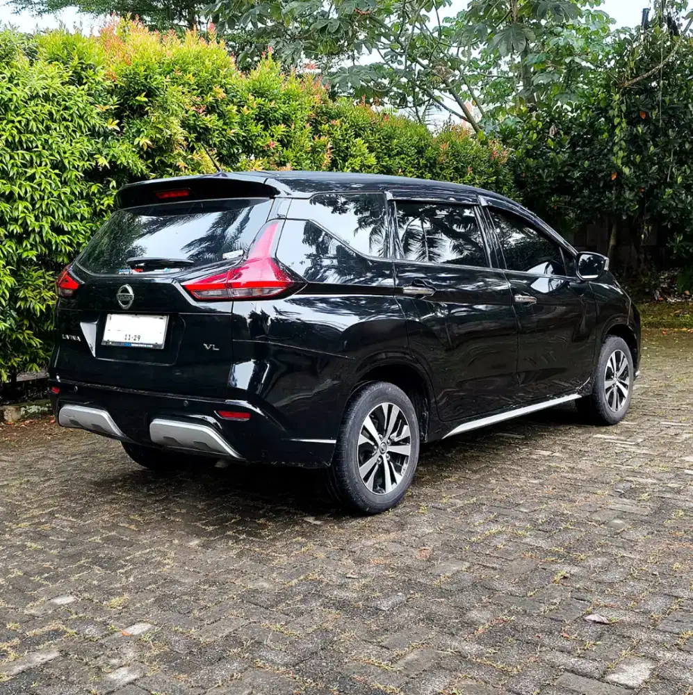 Nissan New Livina VL matic ISTIMEWA