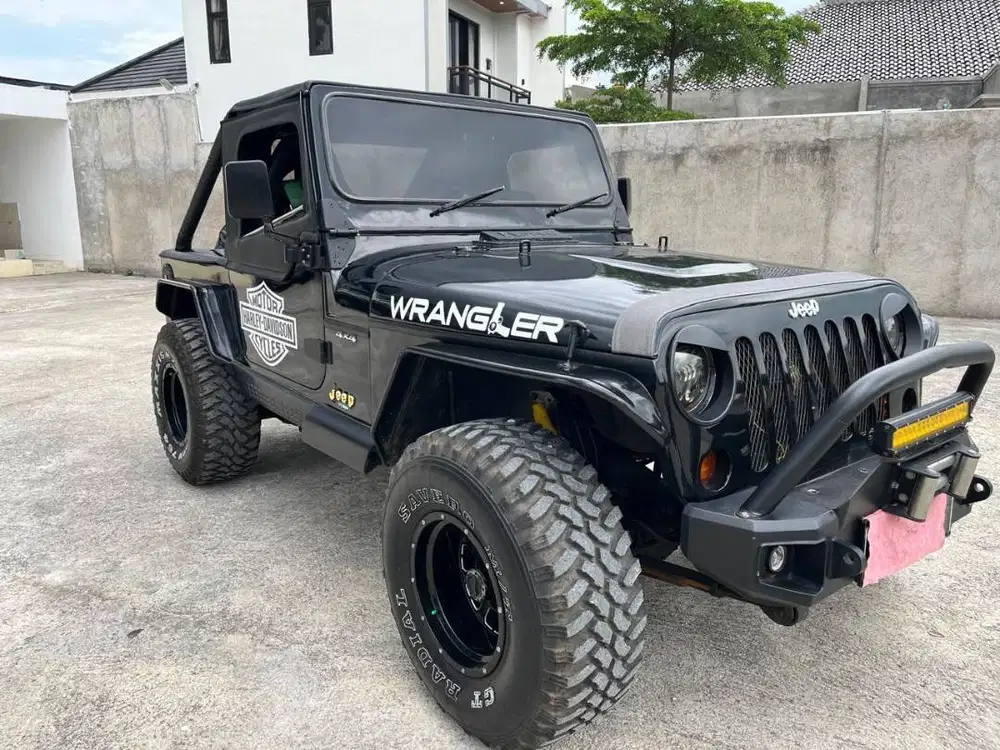 CJ7 (CIVILIAN JEEP)