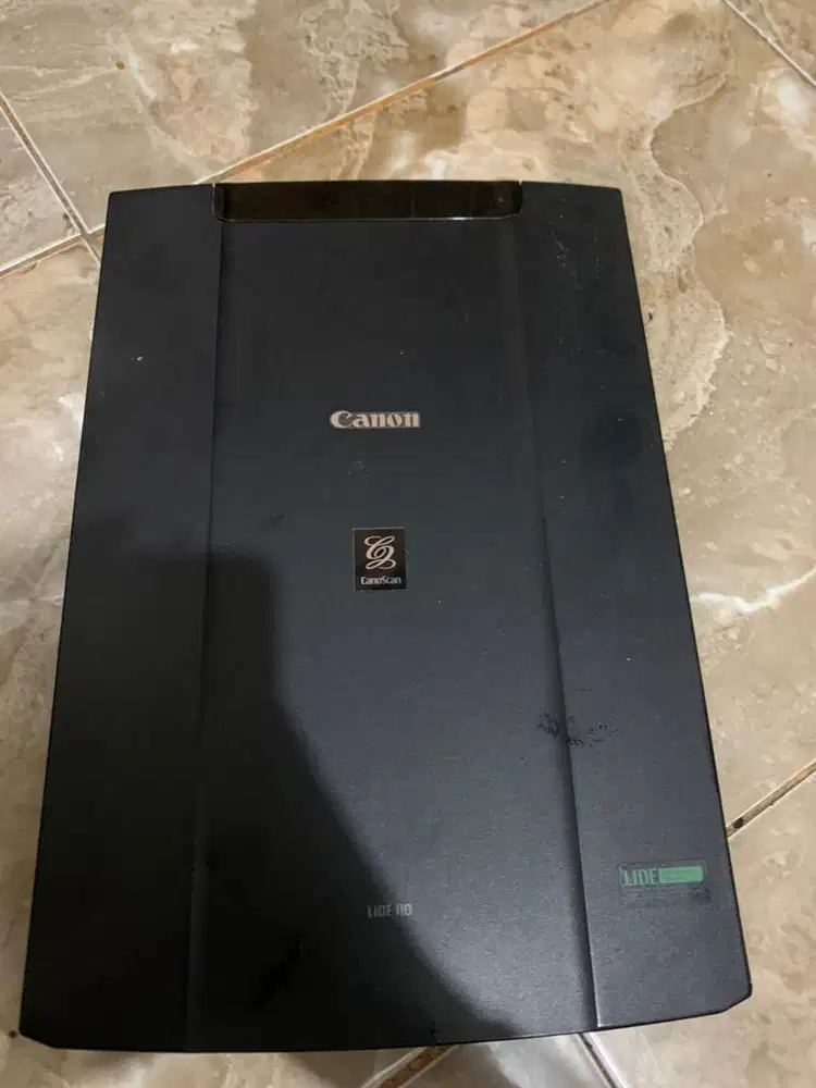 scanner Canon CanoScan LiDE 110.