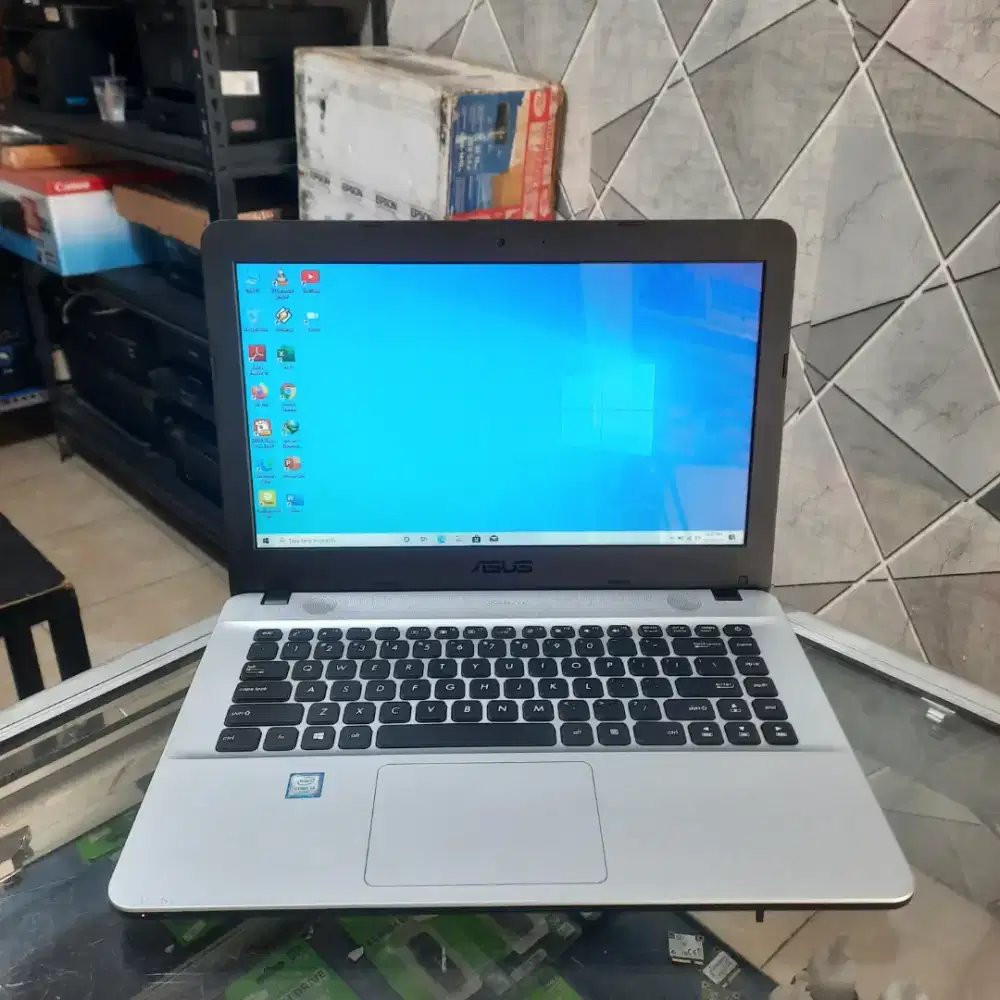 Asus Vivobook X441U, Core i3 Gen 7, RAM 4GB, SSD 256GB, 14 inch
