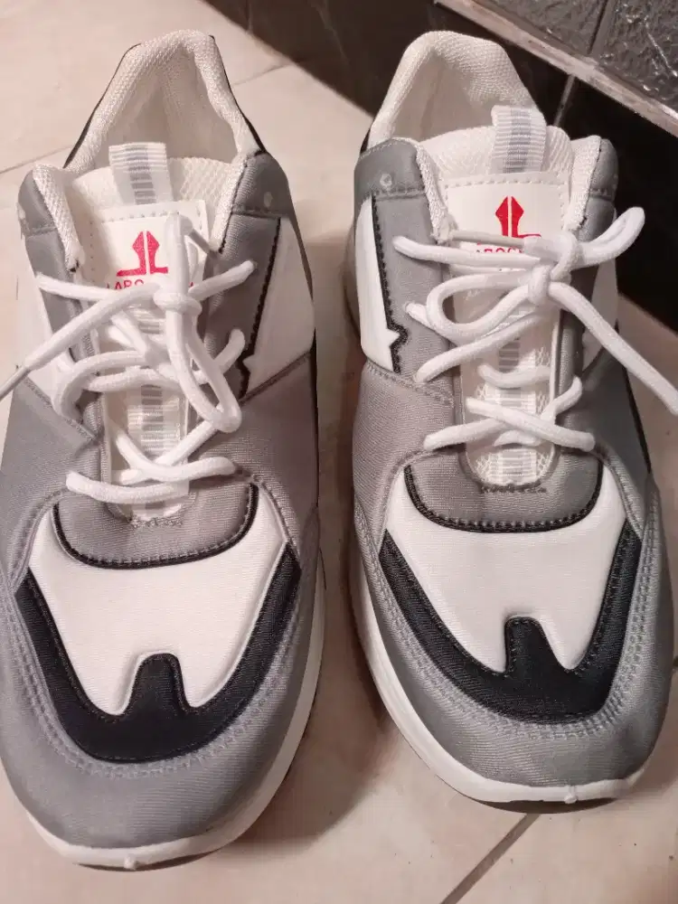 (Limited) Sepatu Larocking size 42