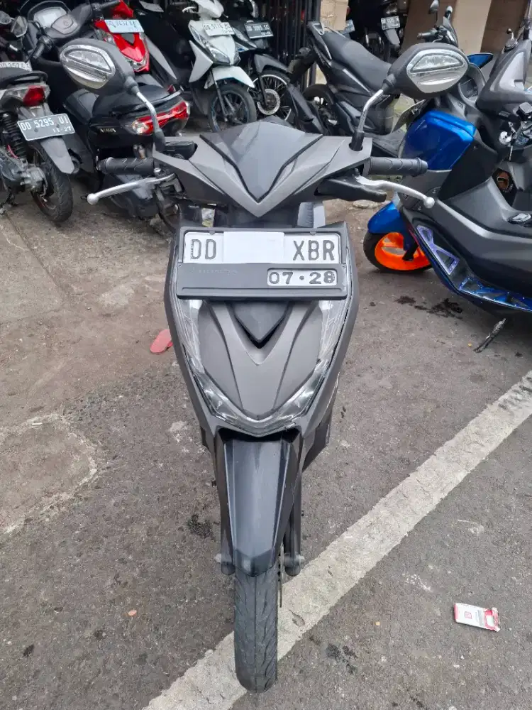 Honda beat 110cc 2023 silver hitam