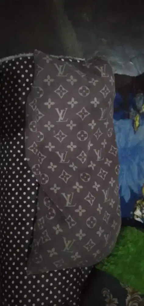 Di jual bantal bekas 1 kardus besar murah aja