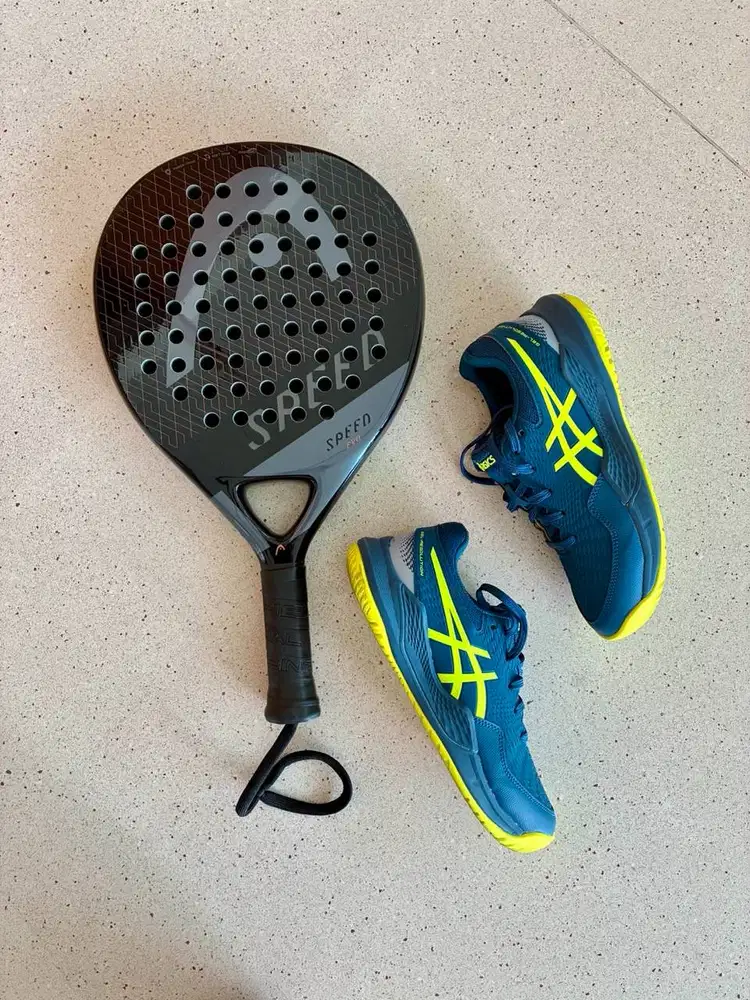 WTS Raket Padel + Sepatu (W), 4x Pakai, Ideal Untuk Starter