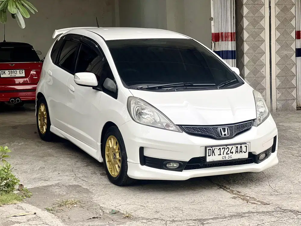 Honda jazz rs mmc tahun 2012 matic putih