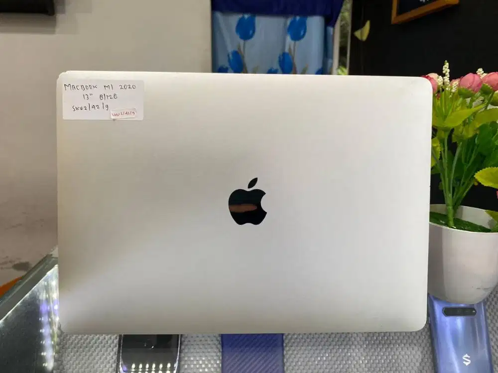 MacBook Air M1 2020 RAM 8/128GB Ringan, Irit Daya, Siap Kerja & Kuliah