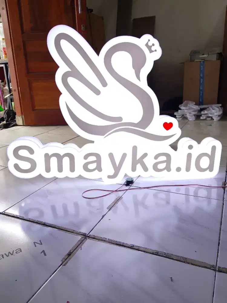 Neonbox bentuk free disaib