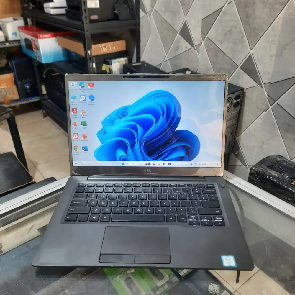 Dell Latitude 7300, Core i7 Gen 8, RAM 16GB, SSD 512GB, 14 inch FHD