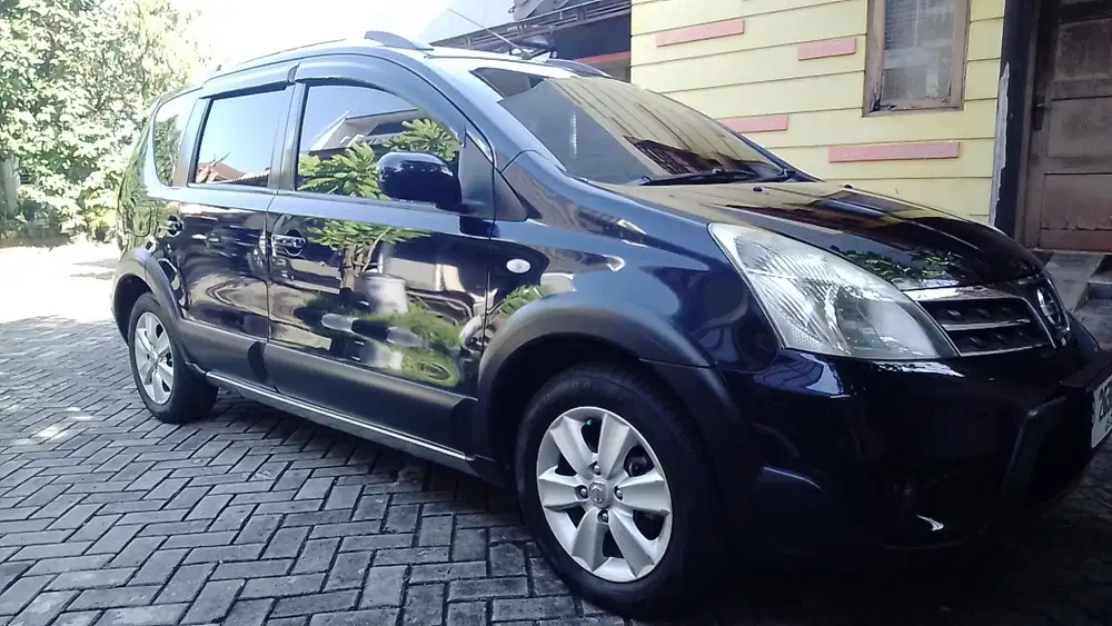 Nissan Livina 2011 Bensin