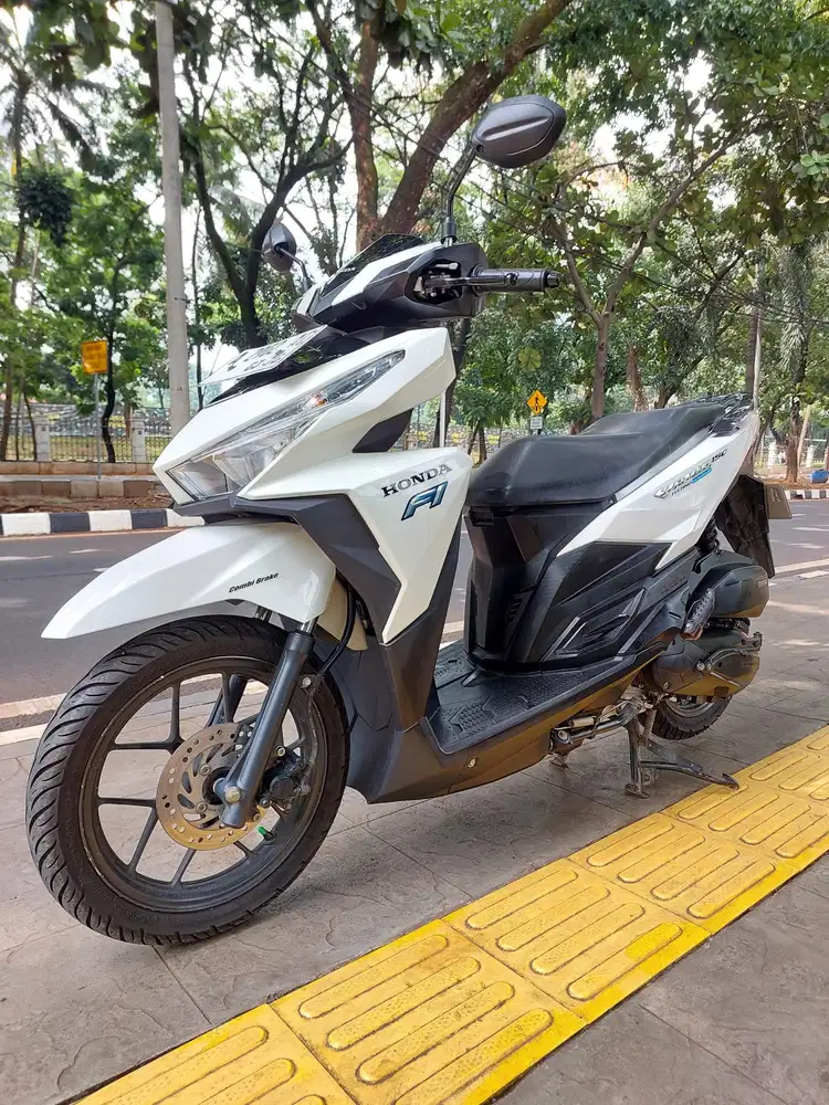 DIJUAL CASH HONDA VARIO 150 LED OLD THN 2015 PAJAK IDUP SIAP PAKAI