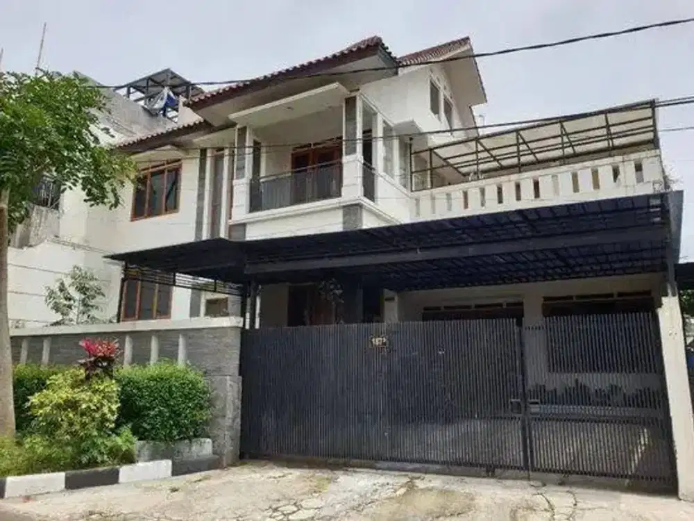 Disewakan Rumah luas siap huni Full Furnished Setiabudi Regency