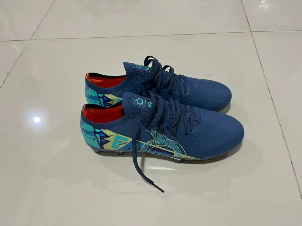 Sepatu bola ortuseight catalyst liberte v4