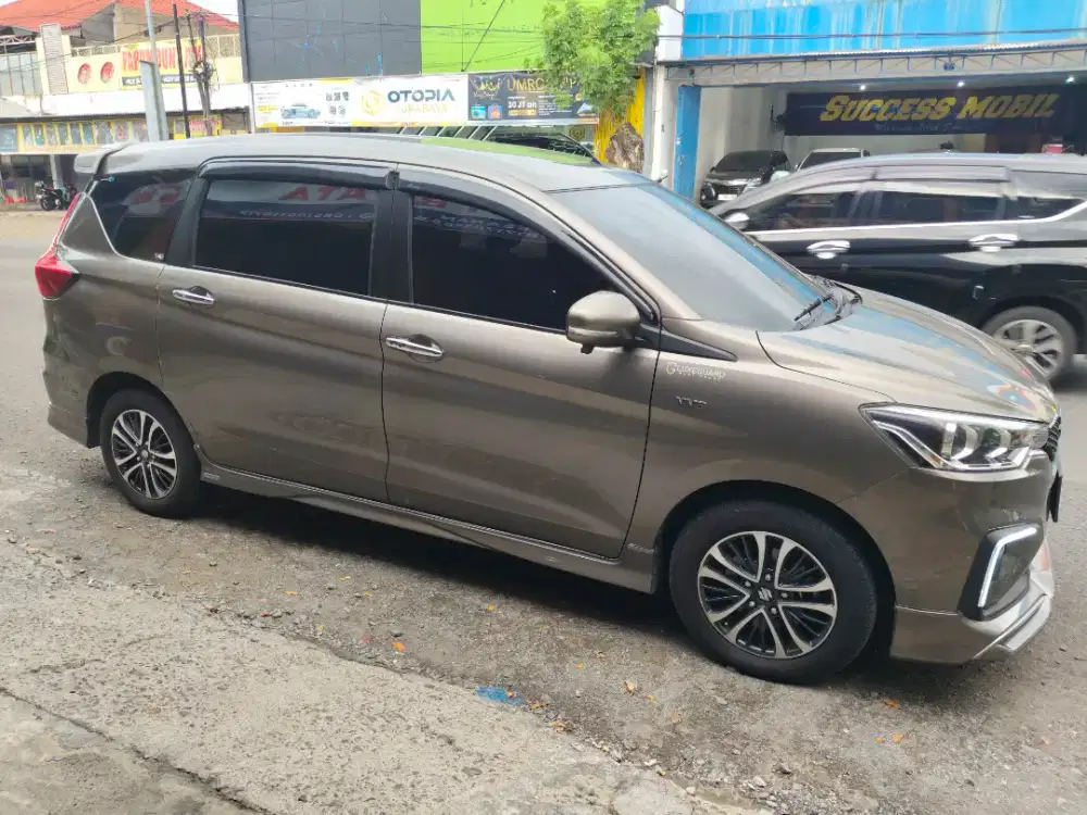 ERTIGA GT SPORT HYBRID MATIC 2023 LOW KM