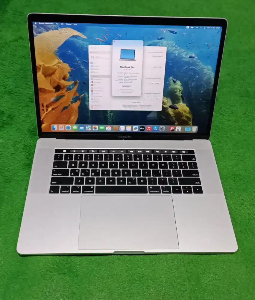MacBook Pro 2019 15inch i9 16/512 Silver Touchbar Dual VGA Mulus Murah