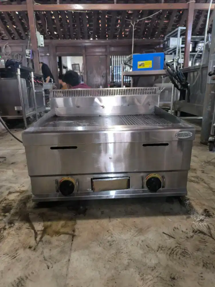 Kompor griddle flat GETRA 
Uk 76×65×38 

Hrg 2,5jt