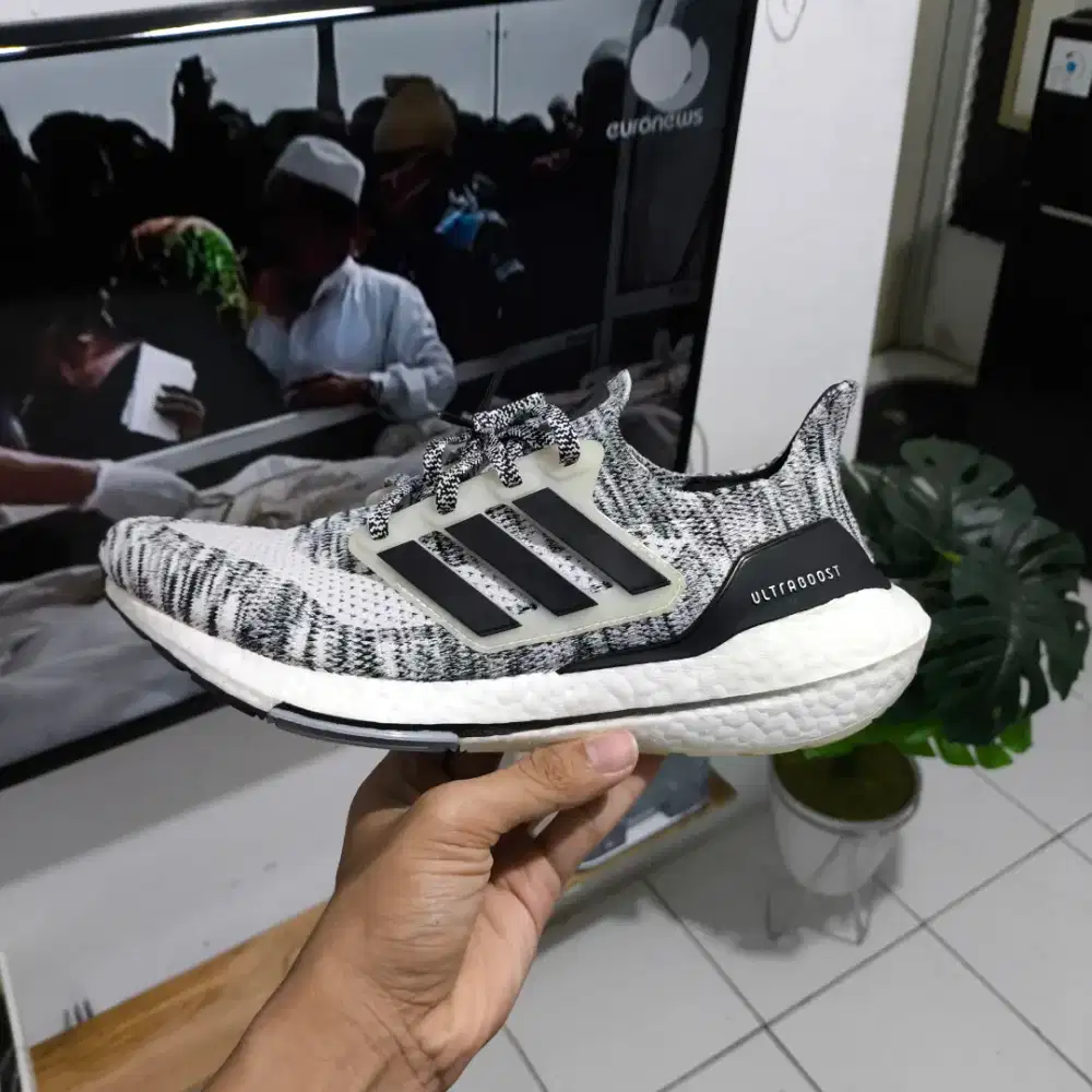 Adidas ultraboost 21 42/26.5 original guarante 100%