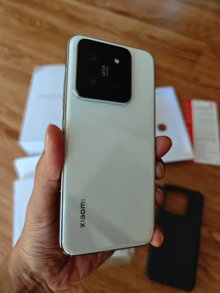Xiaomi 14 12/256GB Putih Ex garansi resmi