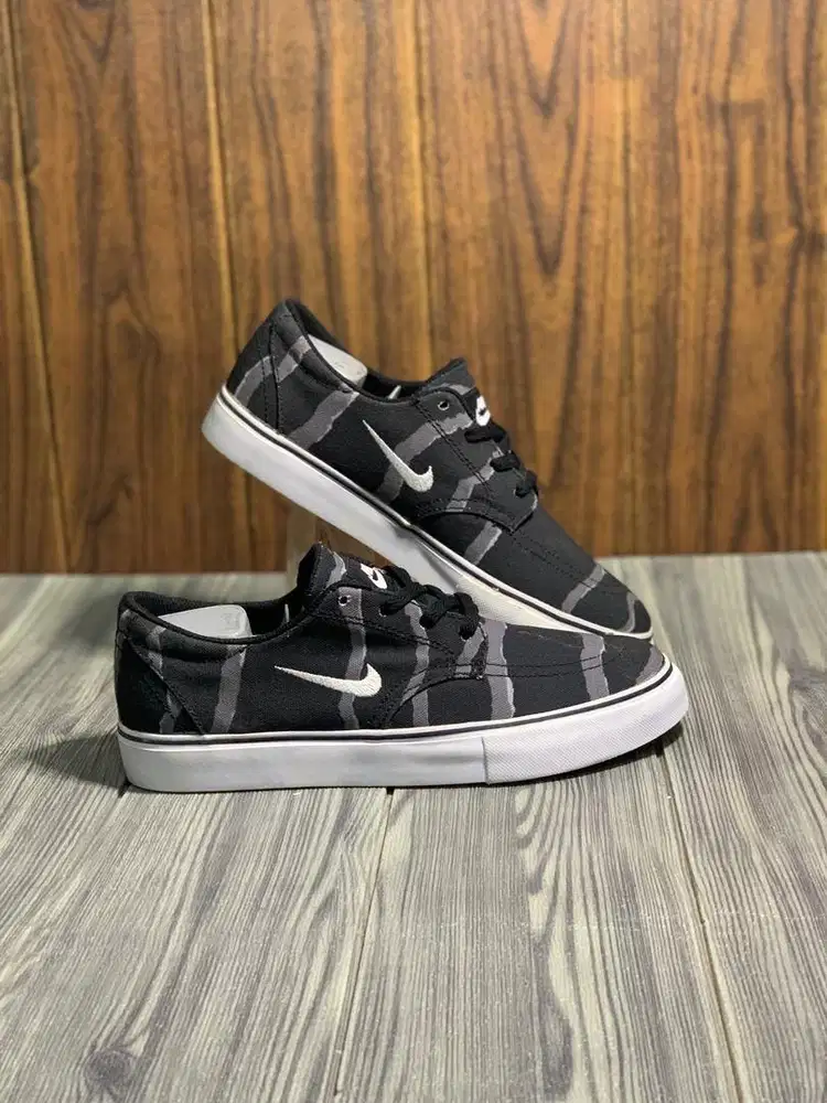 Nike SB Clutch Doreng
