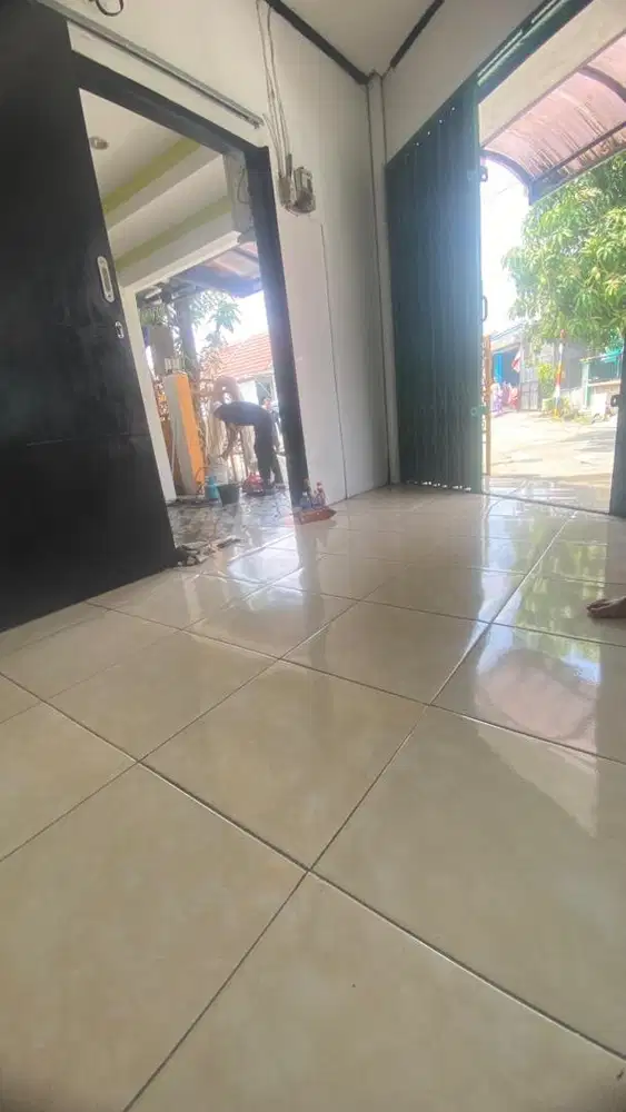 Dijual cepat rumah dengan kios