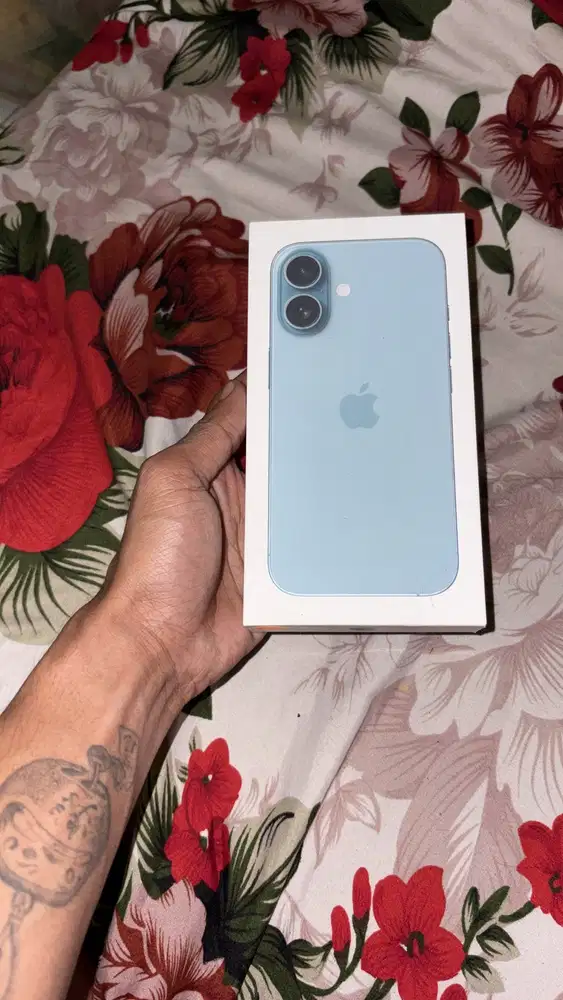 Iphone 16 teal 128gb ibox 1bulan pemakaian, mulus tt/by ajukan