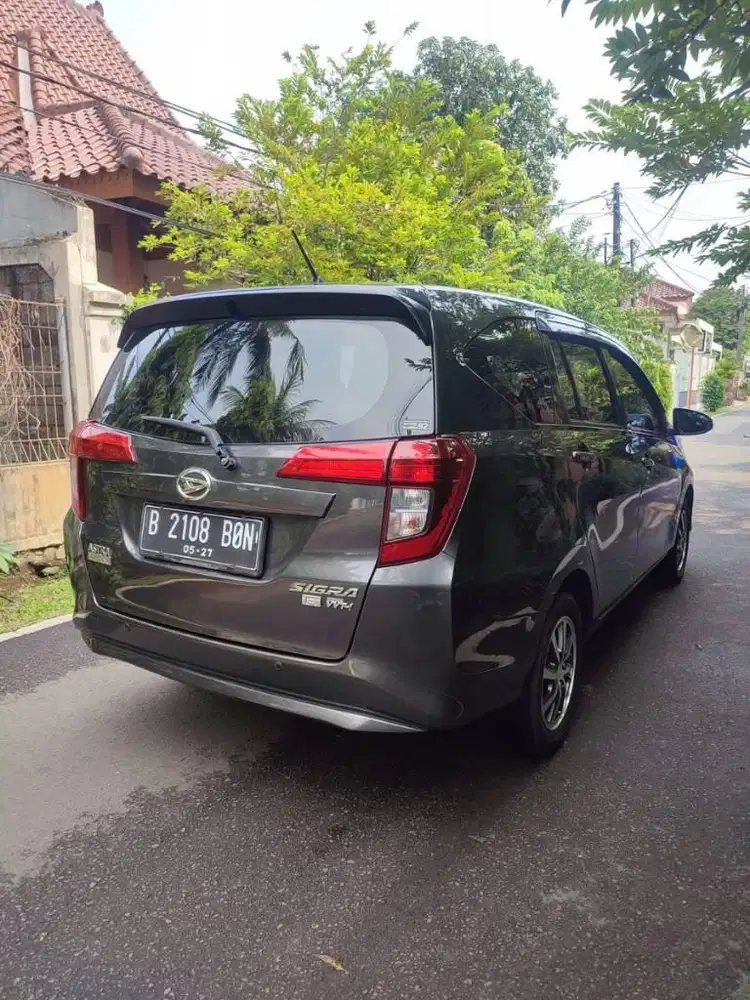 Daihatsu Sigra R at metic th 2017 Coklat metalik nopol genap Jakarta