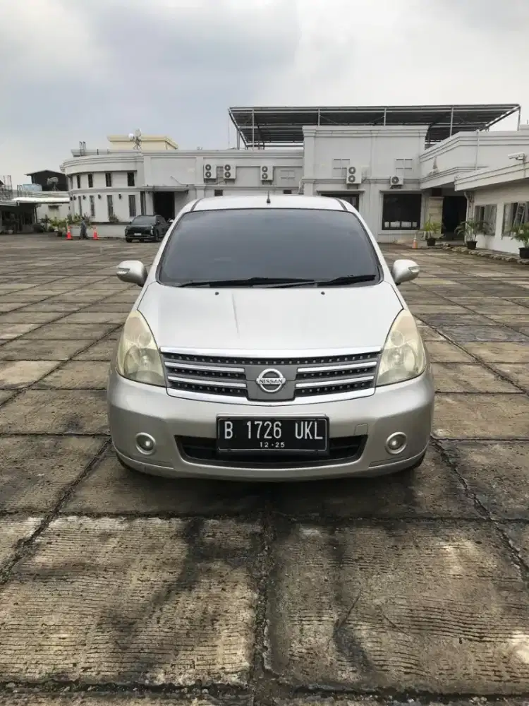 Livina xv 1.5 tahun 2010 at tdp 10 juta