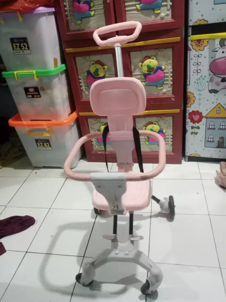 Stoler ( kereta) bayi