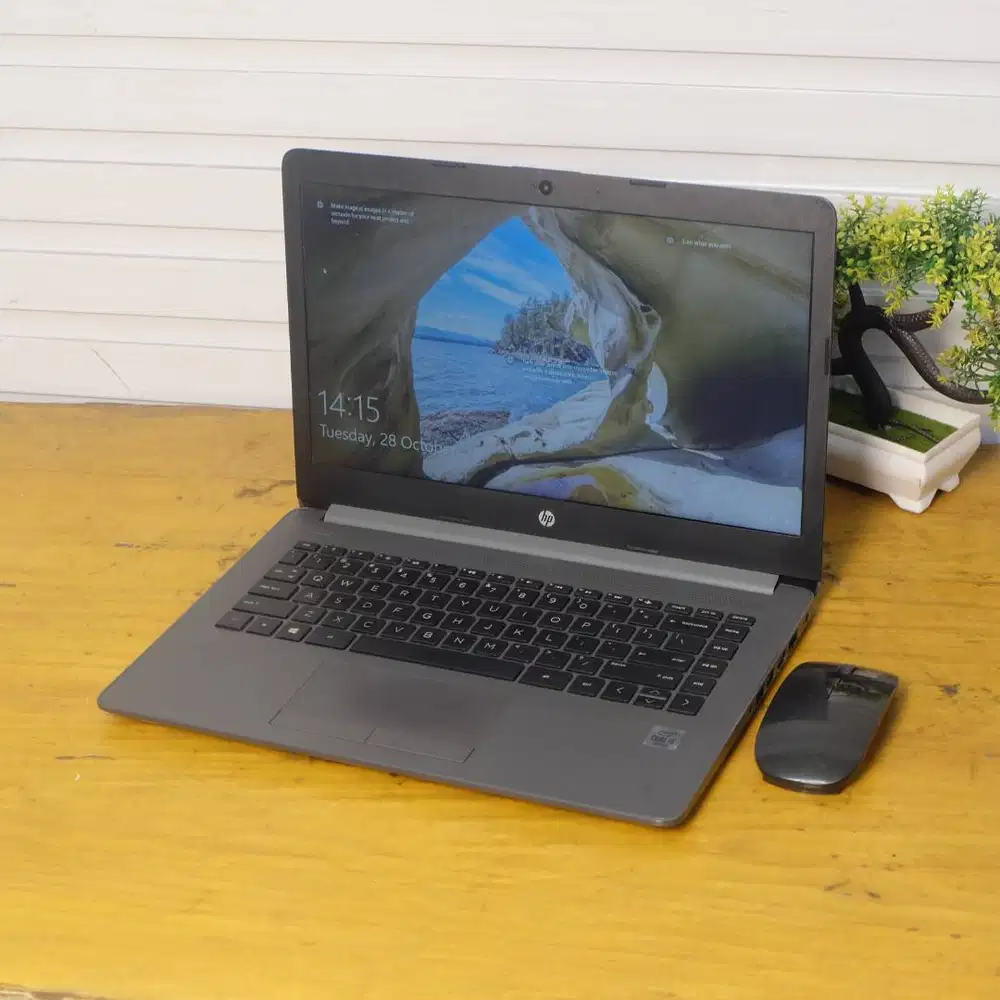 SLIM Laptop HP 240 G7 Core i5 gen 10 RAM 8 SSD
