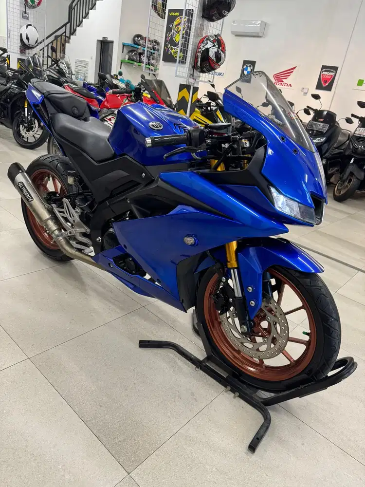 Yamaha YZF R15 V3 tahun 2018 warna Biru Hitam R15V3 Sport 155 CC