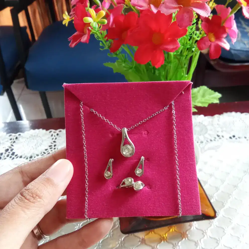 Aksesoris wanita merk Shopie martin ( Nego )