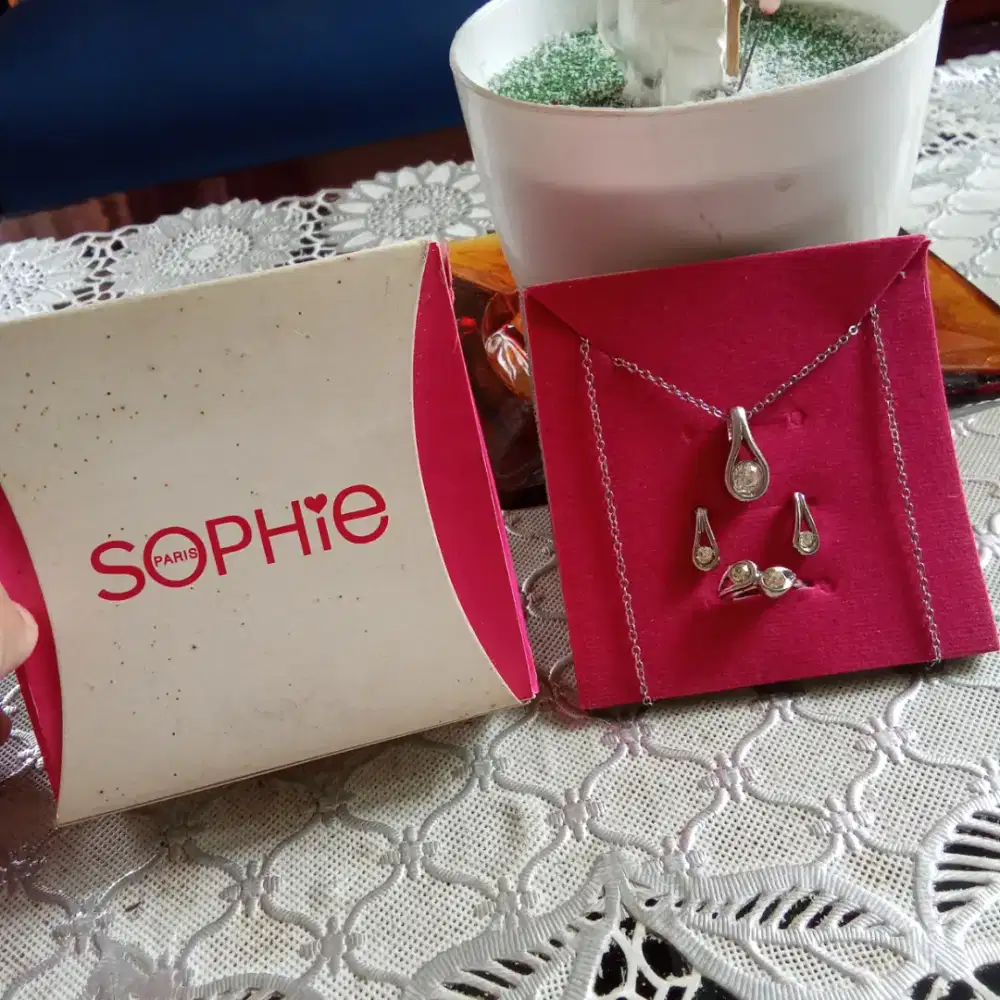 Aksesoris wanita merk Shopie martin ( Nego )