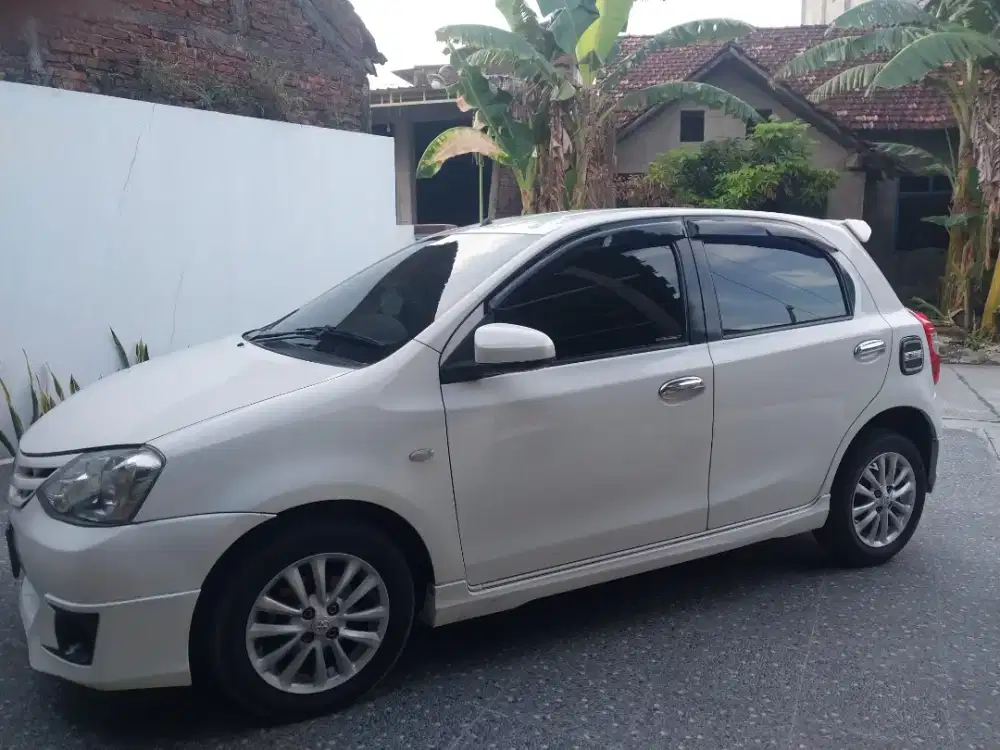 Toyota etios valco 1.2 manual 2013 bln 01 plat H smrng