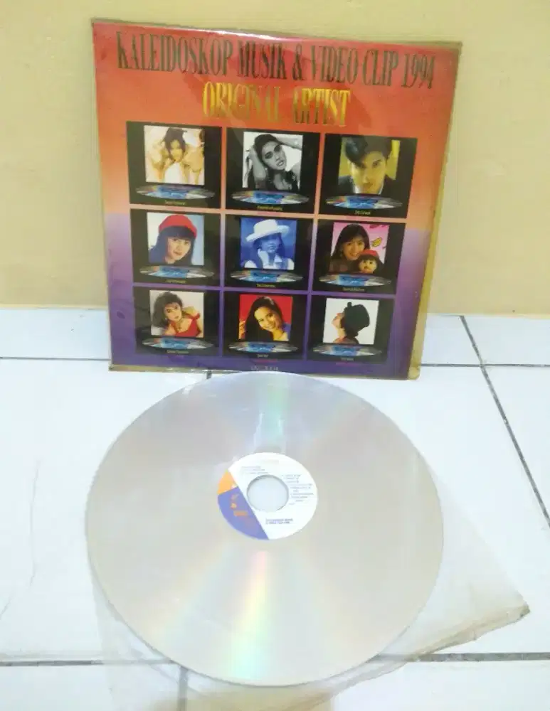 Piringan Laserdisc video clip 1994 original artis , kaleoskop musik.