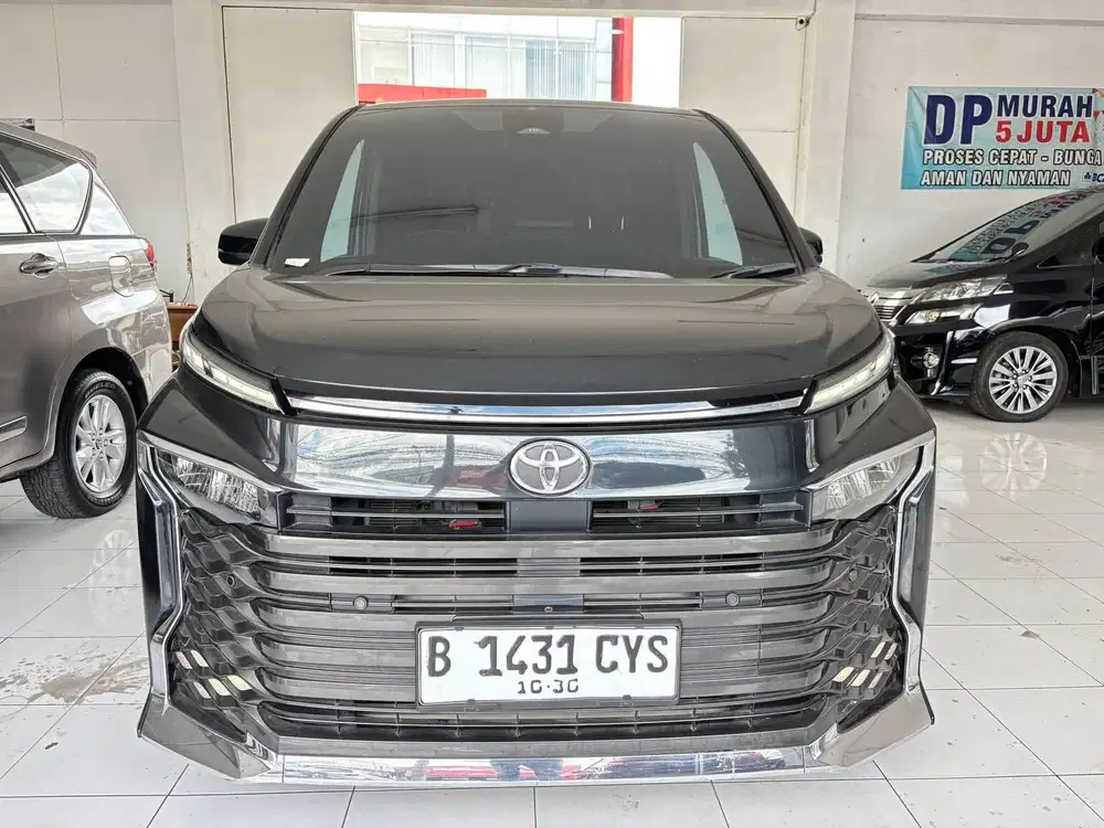 Toyota Voxy 2.0 Matic Tahun 2022 Kondisi Mulus Terawat Istimewa