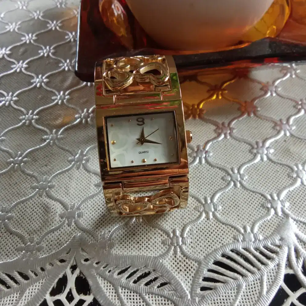Jam tangan wanita ( Nego )