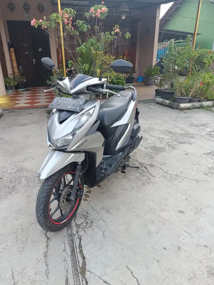 Honda beat silver duluxe