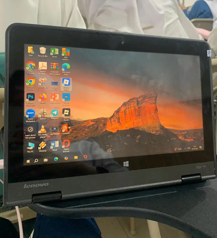 Laptop Lenovo Thinkpad Layar Sentuh Touchscreen Flip Bisa Diputar