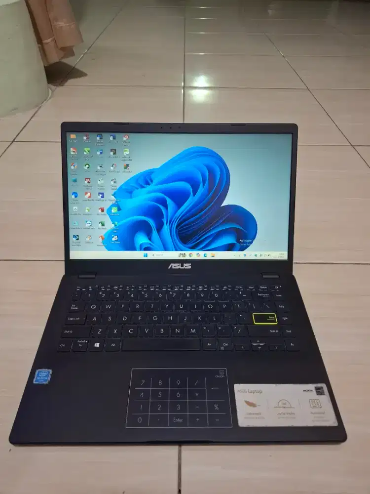 laptop asus E410MAB celeron mulus seperti baru