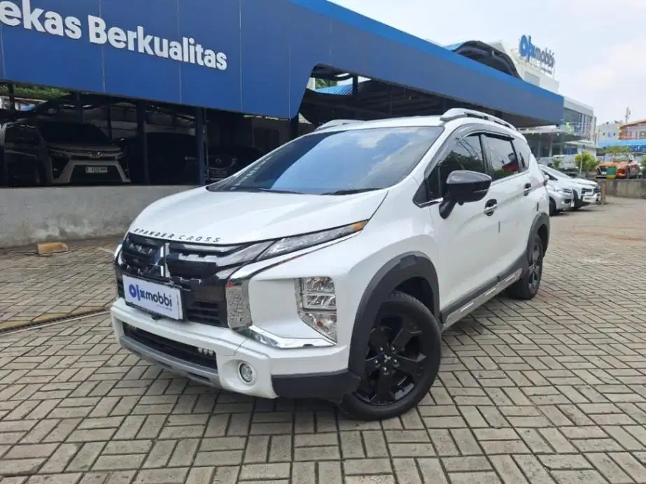 LOW DP Mitsubishi Xpander 1.5 Cross Premium Package Bensin-AT 2019 WVB