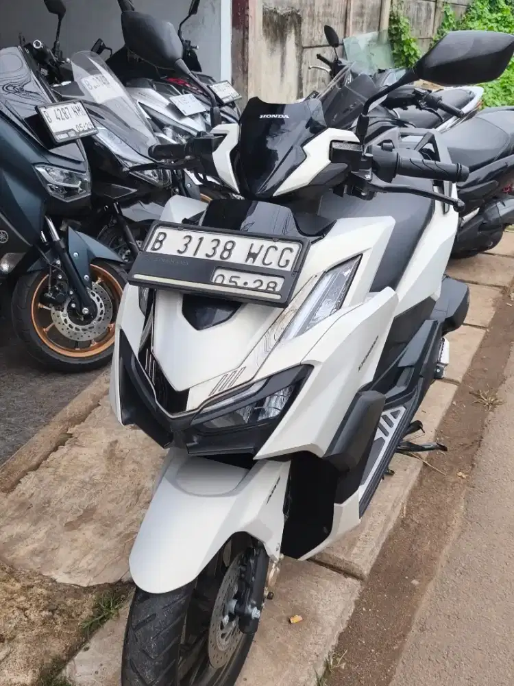 JUAL HONDA VARIO 160 ABS 2023 KM LOW 3 RB