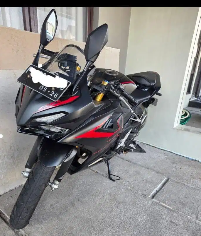 HONDA CBR 150 R LOW KM FACELIFT