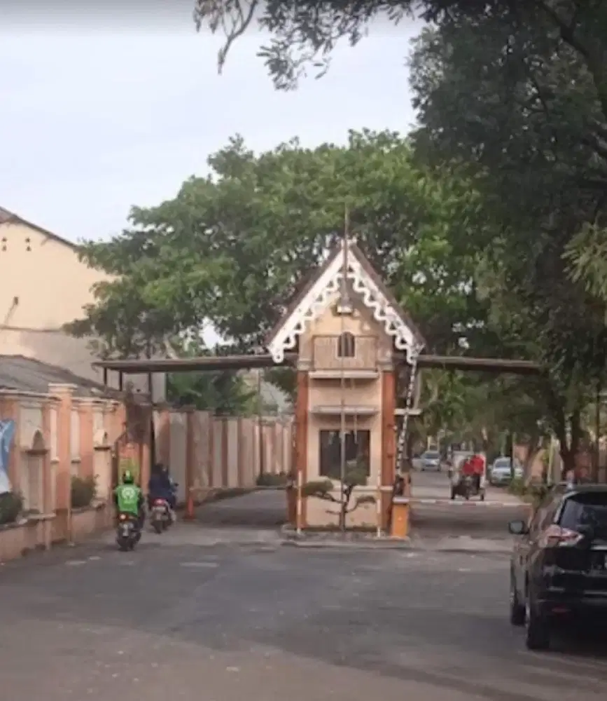 DIBUTUHKAN ART & MOMONG PULANG PERGI