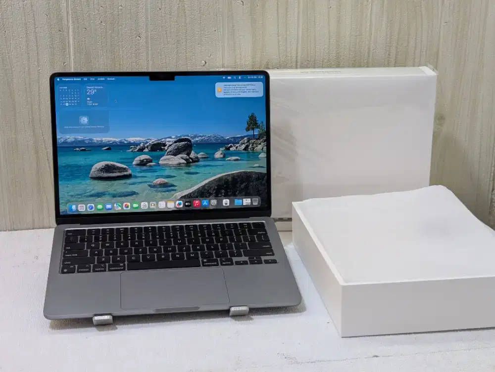 Macbook Air M2 2022 Resmi iBox Ram 16GB