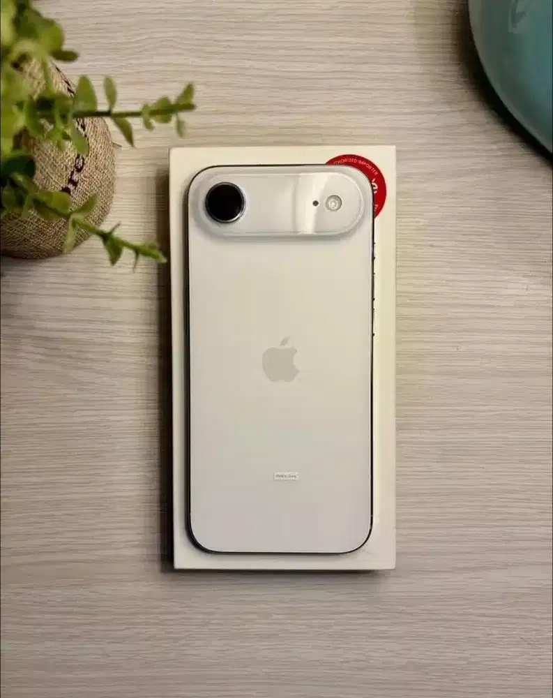 iPhone 17 Air 256GB White Garansi Resmi Fullset Like New