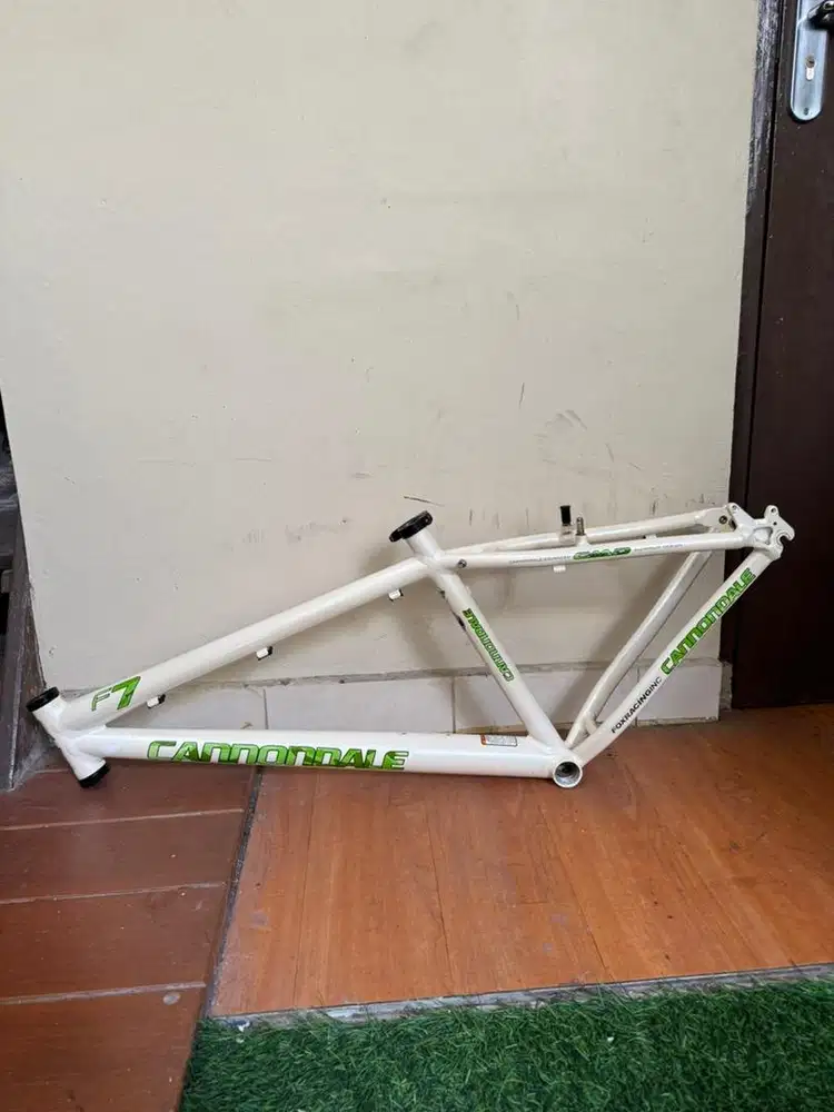 Frame sepeda MTB Cannondale F7 26 inch alloy
